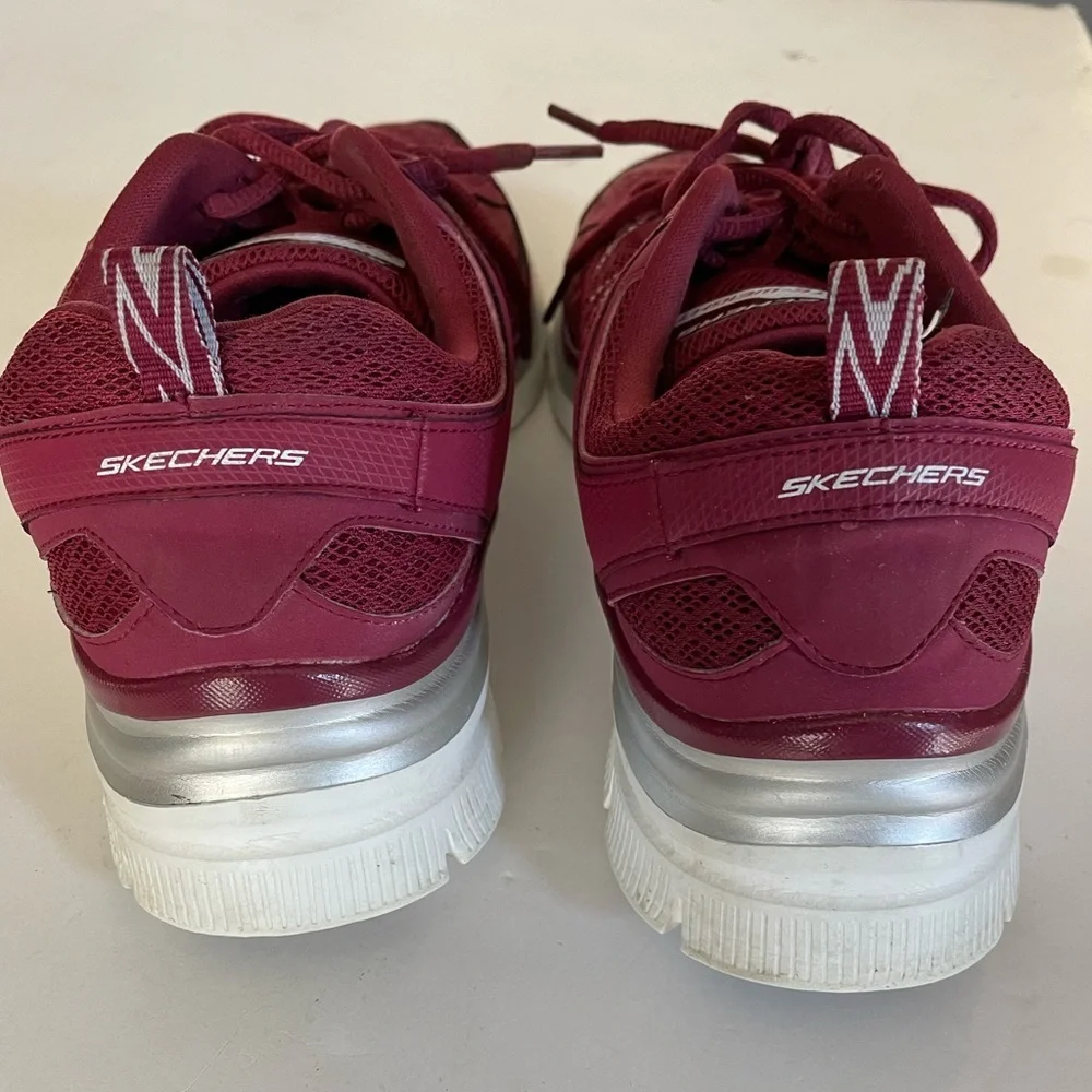 Skechers Women’s Slip On Sneakers Shoes Red Low Top Sz 11